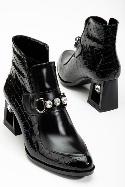Dilimler Ayakkabı Women's Heeled Boots Black Patent Leather Stone Crocodile Printed Classic Vardola Sole