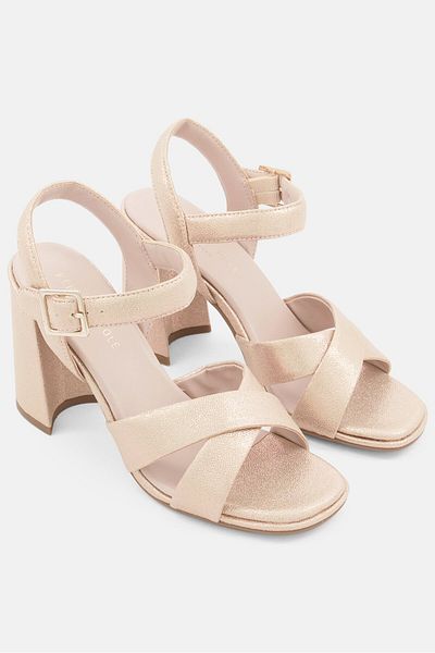 Kenneth Cole Women Medium Adjustable Buckle Sandal, Beige