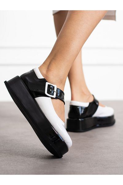 Alemdar Shoes Дамски мокасини с катарама MARE в бяло-черно