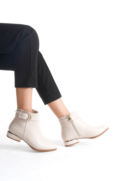 UĞURÖKÇE KADIN BEJ CİLT TAŞ TOKA DETAYLI GALVANİZLİ ÖKÇE ALÇAK BOT