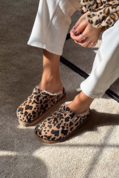 NİŞANTAŞI SHOES Glady sárga fekete velúr szőrme belső öv részlet lapos talpú női házi papucs