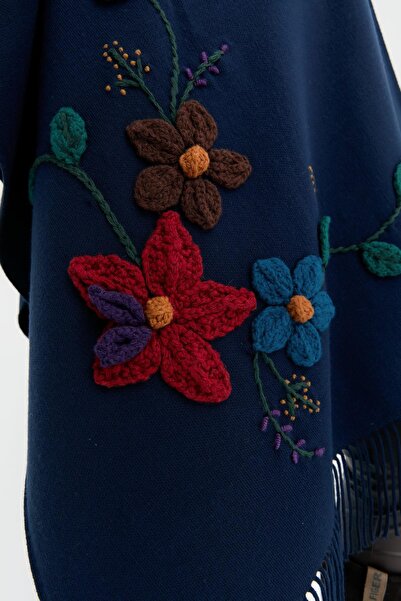 Desen Triko Navy Blue Women's Knitted Shawl - Floral Embroidered and Tassel
