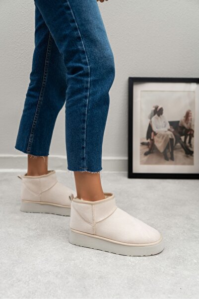 NİŞANTAŞI SHOES Μίνι γυναικείες μπότες σε μπεζ καστόρι με χοντρή σόλα