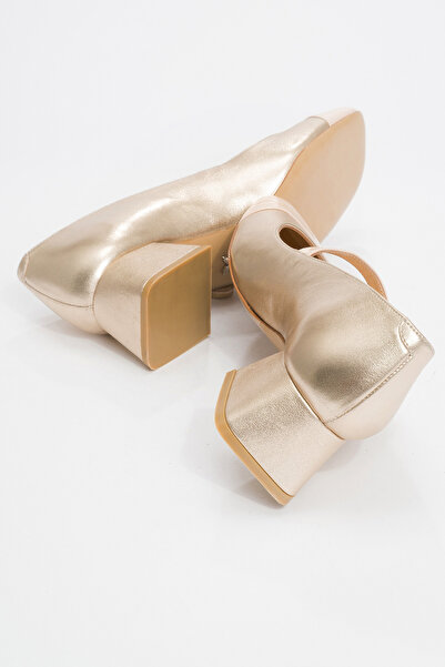 Dericlub DERİCLUB Kadın Kare Küt Burunlu Kalın Topuklu Ayakkabı Gerçek Deri SY 27381 PUDRA/ALTIN