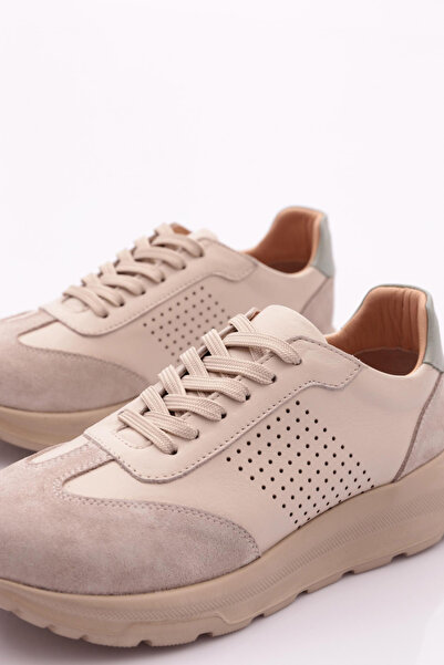 DGN 458E Women's Sports Shoes