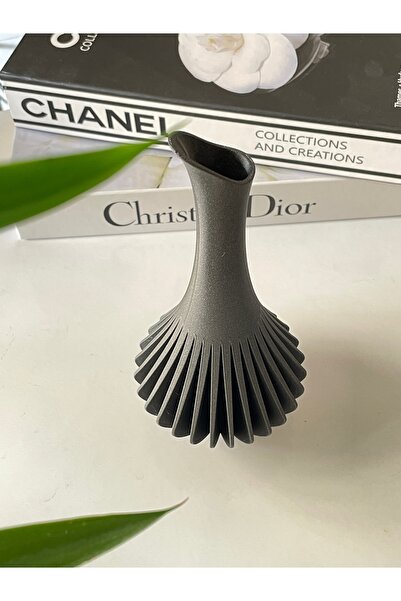 The Plasti Modern Style Plastic Vase
