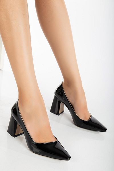 Dilimler Ayakkabı Black Patent Leather Stiletto - Side Face, Gold Piping, Thick Heel