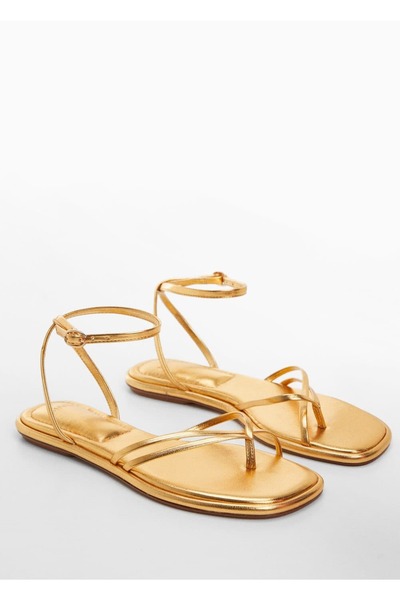MANGO Woman Metalik bantlı sandalet