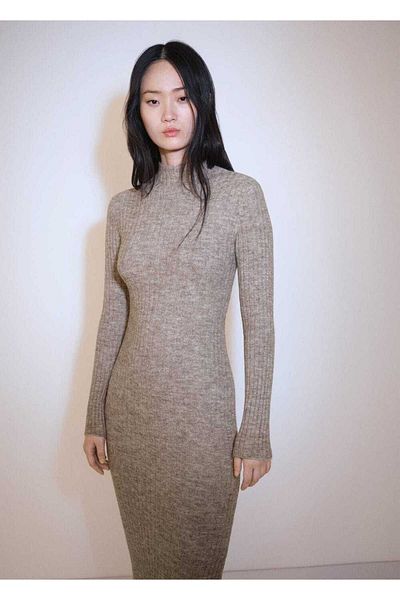 MANGO Woman Geripptes Strickkleid mit Schlitz