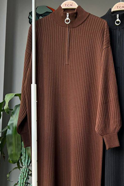 Bold Grup Γυναικείο πλεκτό φόρεμα με φερμουάρ και τροποποιημένο φάσο.