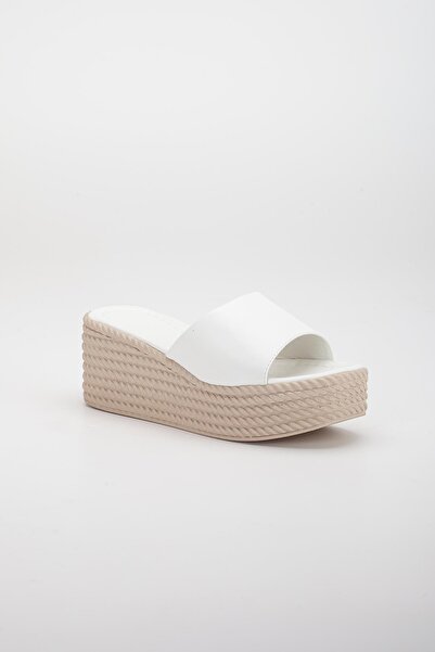 Dilimler Ayakkabı Γυναικείες παντόφλες λευκές ψάθινες με σφήνα τακούνια - Flat Thick Tekband