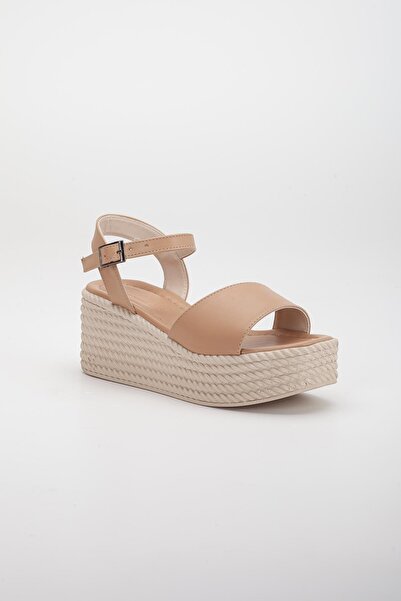 Dilimler Ayakkabı Nude Colored Women's Wedge Heeled Sandals - Thick Tekband and Helmet Detail