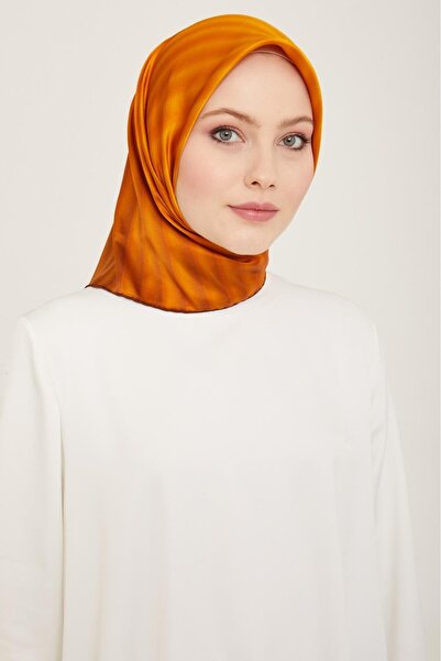 Armine Eșarfă din mătase Tivil cu model degradat cu dungi portocalii 9150 - 09