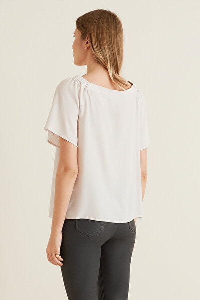 Naramaxx Omuzları Lastikli Şerit Aksesurlı Bluz Modeli