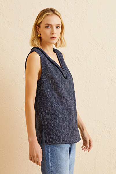 Naramaxx Püsküllü V Yaka Kolsuz Bluz