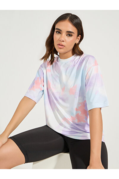 Styli بلوزة قصيرة الأكمام بتصميم مربع وصبغة التعادل