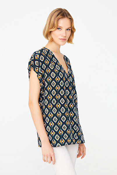 Naramaxx Yakası Zincir Aksesuar Detaylı Bluz