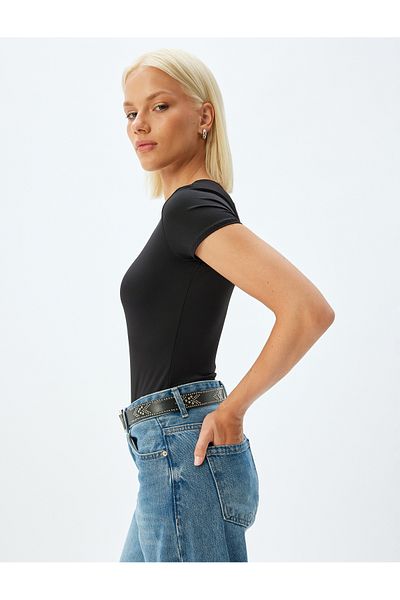 Koton Tricou de bază cu mânecă scurtă, cu decolteu, slim fit