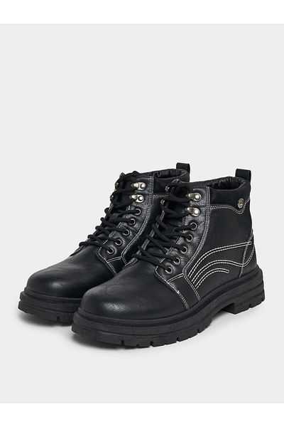Styli Vintage Round Toe Embroidered Ankle Boots