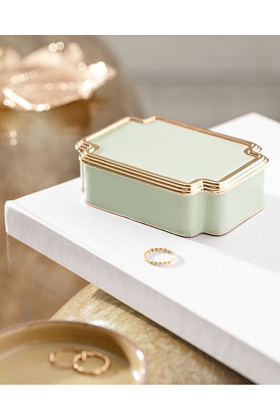 Madame Coco Diandra Box - Stylish and Convenient Design