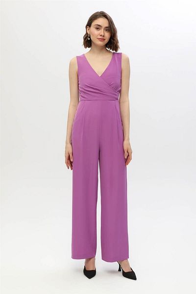 HomeStore Jumpsuit mit gegossenem Umschlagausschnitt