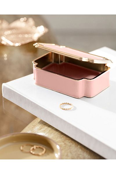 Madame Coco Diandra Box - Stylish and Convenient Design