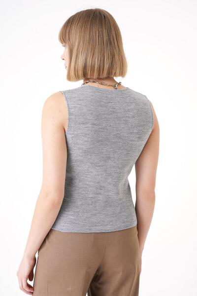 CHUBA Жіночий светр з золотими ґудзиками, регулярного крою, сірий 25W3001