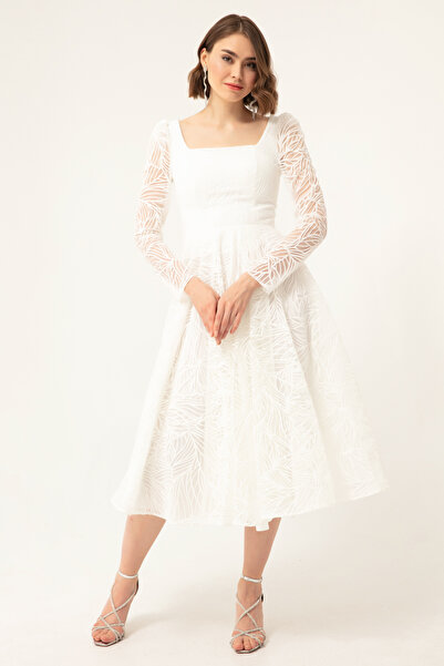 Lafaba Dámské bílé večerní šaty se stříbrným čtvercovým výstřihem