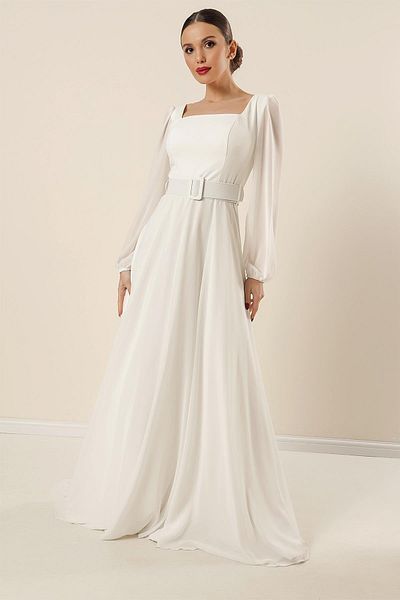 By Saygı Langes Abendkleid aus Chiffon mit quadratischem Ausschnitt, Gürtel und Taillenfutter