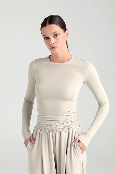 SHEISMONO Béžová halenka s kulatým výstřihem měkká na dotek