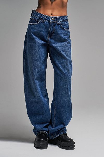 its basic Women's Dark Blue Color Baggy Balloon Fit Loose Cut Denim