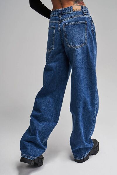 its basic Women's Dark Blue Color Baggy Balloon Fit Loose Cut Denim