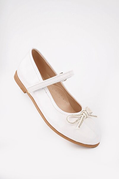 Jomoti Bıyık Fiyonk Beyaz Cilt Kız Bebe Ayakkabı