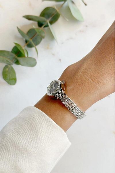 OQQO Enna Black Dial Silver Women's Wristwatch