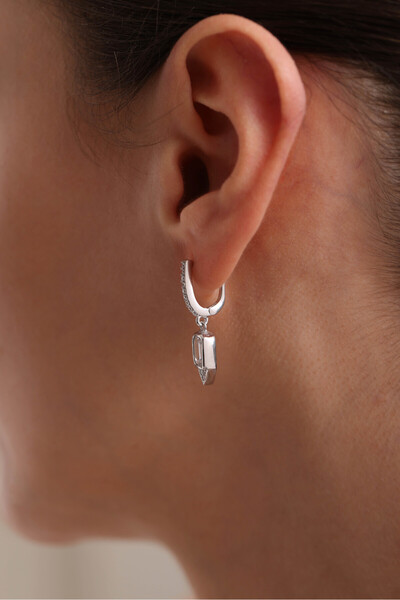 Nereze 925 Ayar Gümüş Rodyum Kaplama Sallantılı U Model Baget Tektaş Küpe