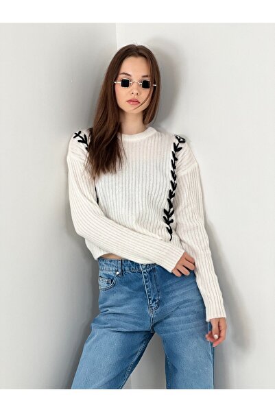 Miss Poem Önü Sarmaşık El Işlemeli Kazak