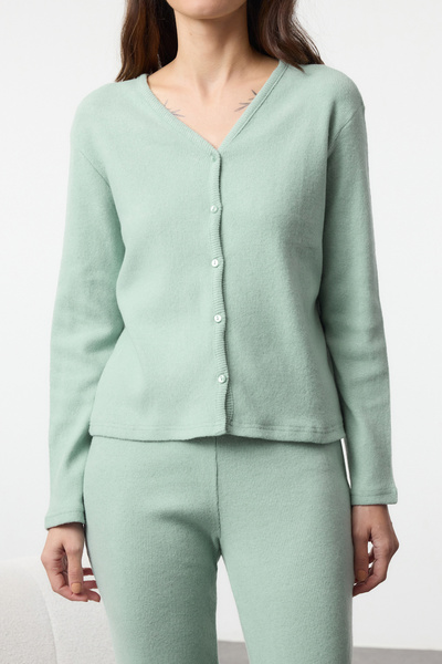 Trendyol Collection Mintfarbenes, gebürstetes, weiches, geripptes Cardigan-Strickpyjama-Set aus Baumwolle THMAW25PT00074