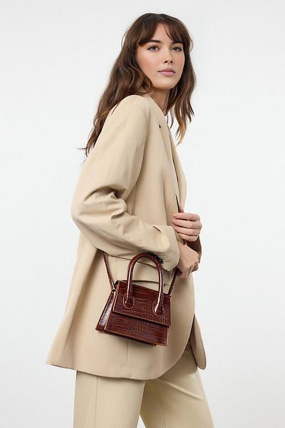 TRENDYOL SHOES Hellbraune, strukturierte Mini-City-Damentasche mit Kreuzriemen TWOAW25OC00000