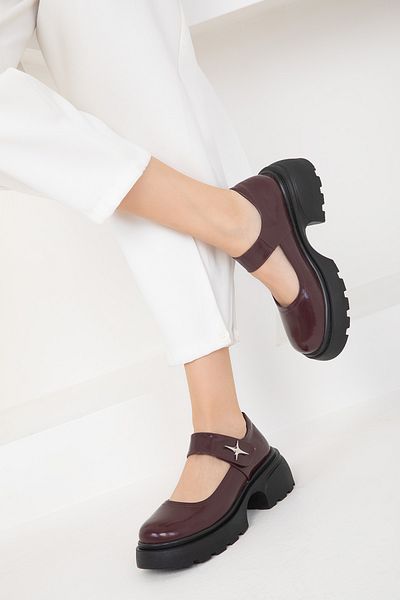 SOHO Damen-Freizeitschuhe aus Lackleder in Burgunderrot – 19809