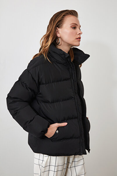 Trendyol Collection Černá oversize vodoodpudivá bunda TWOAW21MO0045