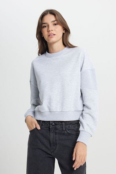 WRANGLER Relaxed Fit Wide Cut Crew Neck Women's Gray Melange Sweatshirt