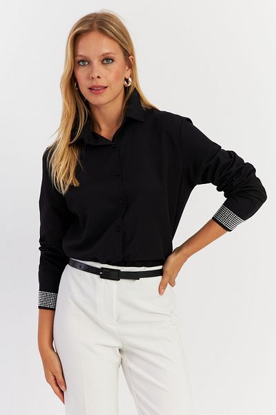 Cool & Modest Cămașă neagră de damă cu piatră MZER415