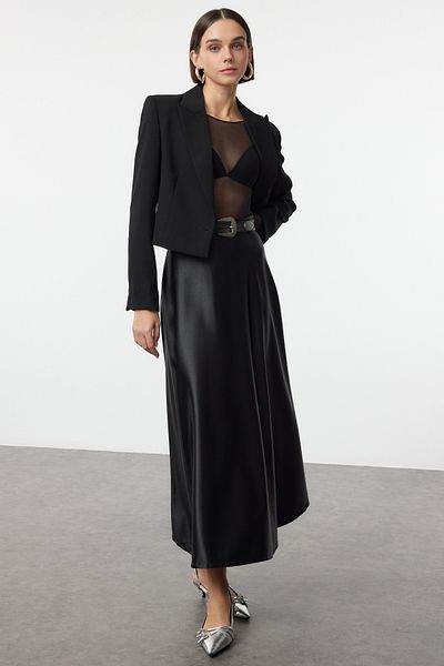 Trendyol Collection Černá a Line/Bell Cut Midi sukně Twoaw25Et00111