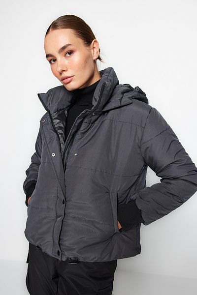 Trendyol Collection Antracitová oversize kapuce Vodoodpudivá prošívaná bunda TWOAW21MO0144