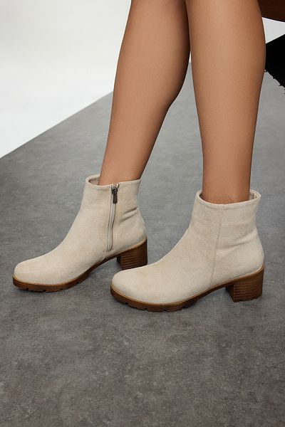 TRENDYOL SHOES Замшеві жіночі черевики на підборах з блискавкою Tas TAKAW25BO00004