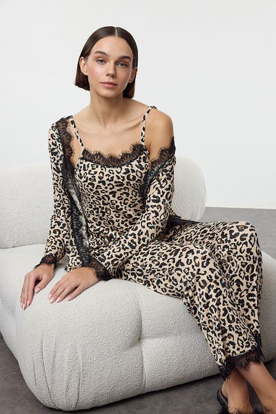 Trendyol Collection 3er-Pack gerippte Pyjamas mit Leopardenmuster – Schnürung und Spitze, Seilbänder THMAW25PT00214