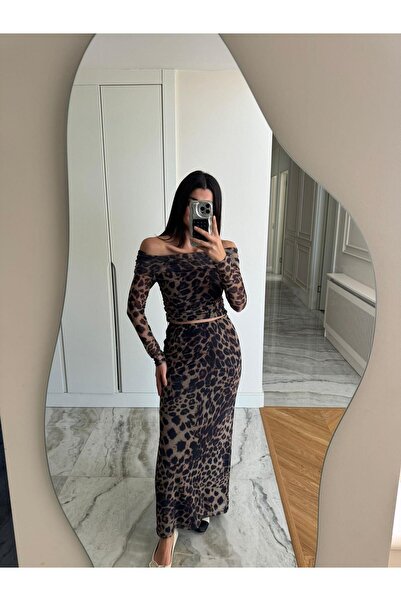 Bade Butik بدلة تنورة بياقة مادونا منقوشة بنقشة الفهد