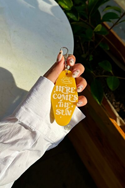 klovi سلسلة مفاتيح وحقيبة ملحقة باللون الأصفر المشمس