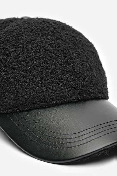 Penti Gigi Black Hat