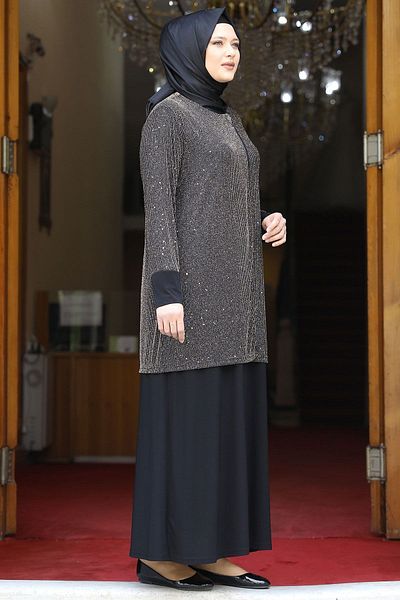 Amine Hüma Βραδινό φόρεμα σε χρυσό φθινόπωρο